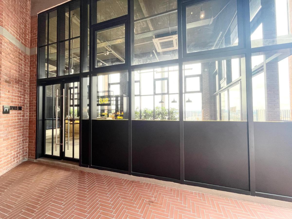 Modern 2B2B Apt Near Mid Valley - Wifi - Infinity Pool - Gym Kuala Lumpur Exterior photo